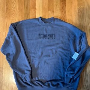 BRAND NEW WITH TAGS TAYLOR SWIFT BLUE CRENECK